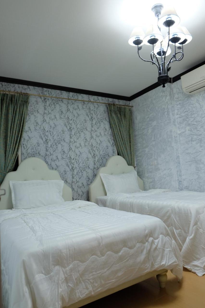 Florentino Hostel Rayong Buitenkant foto