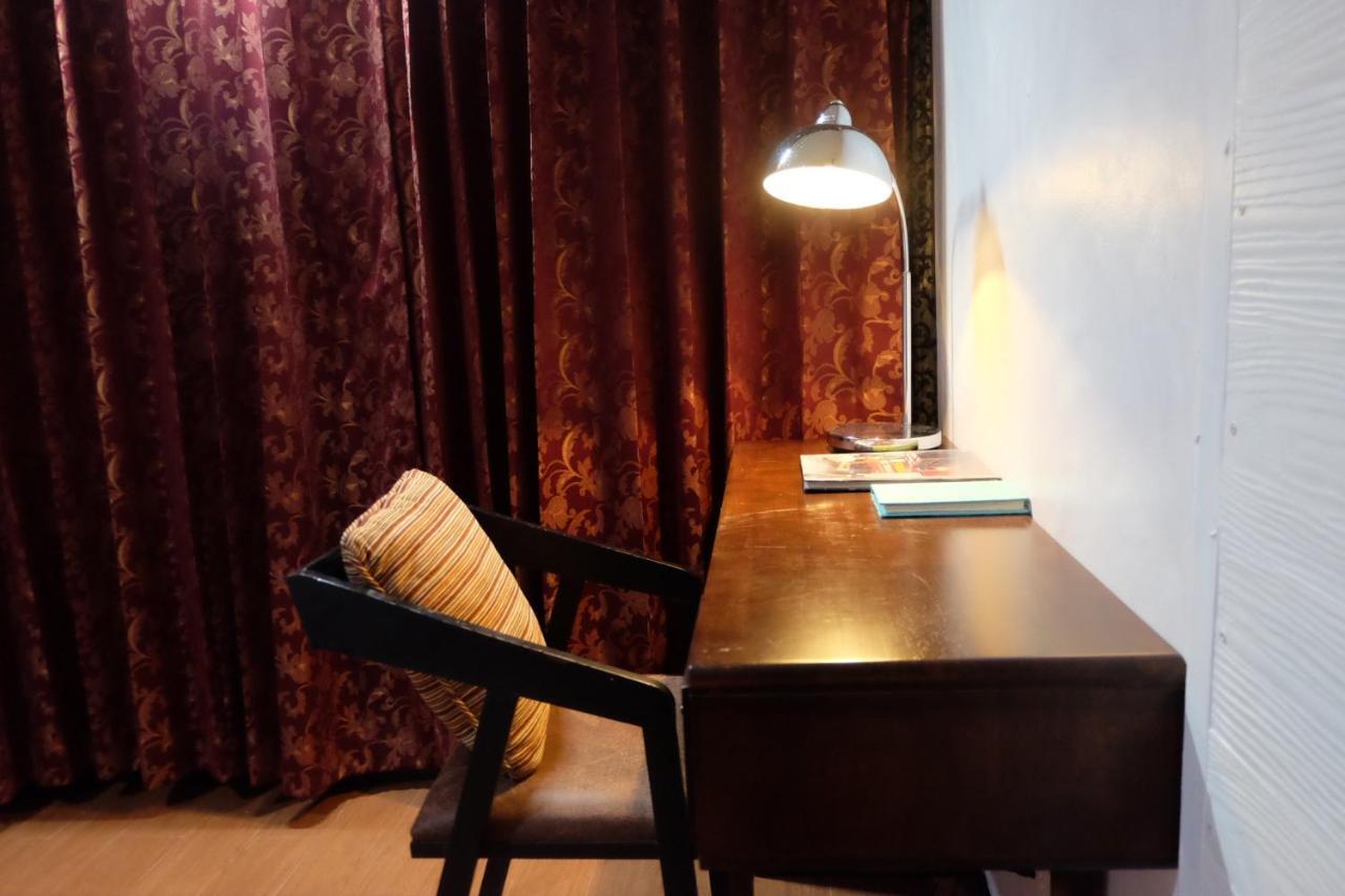 Florentino Hostel Rayong Buitenkant foto