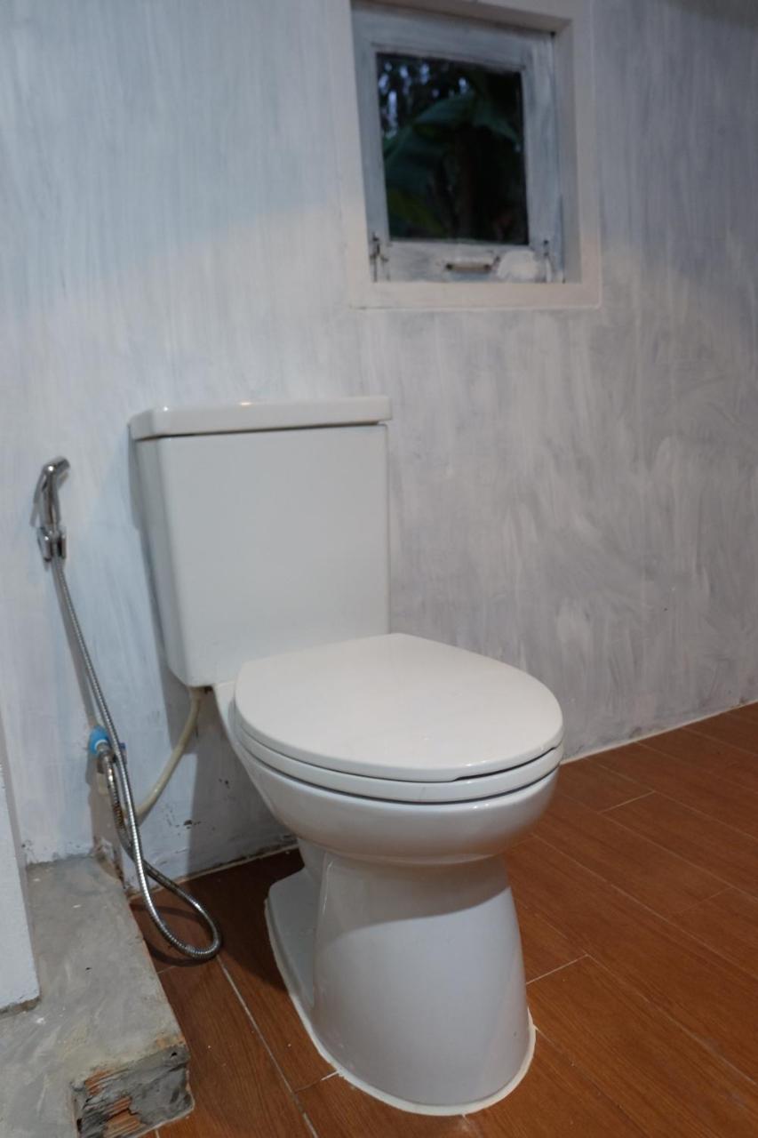 Florentino Hostel Rayong Buitenkant foto