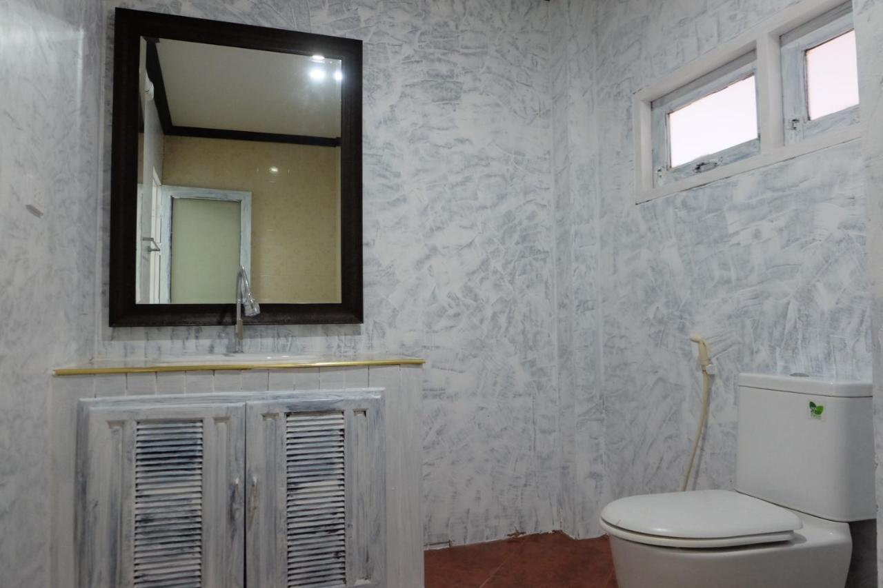 Florentino Hostel Rayong Buitenkant foto