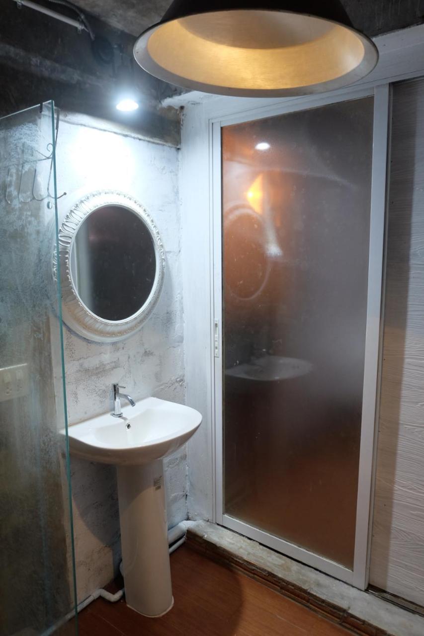 Florentino Hostel Rayong Buitenkant foto
