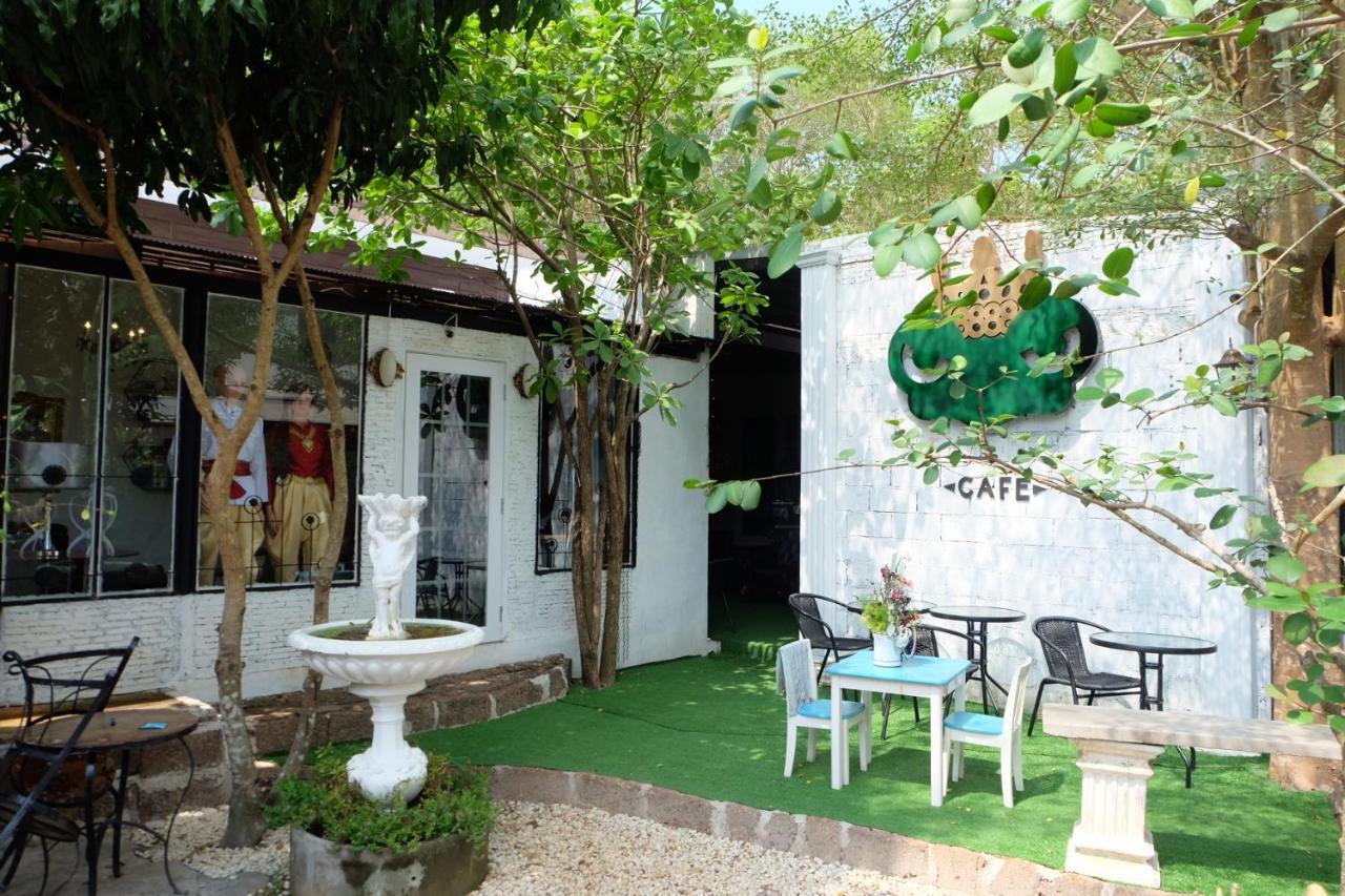 Florentino Hostel Rayong Buitenkant foto