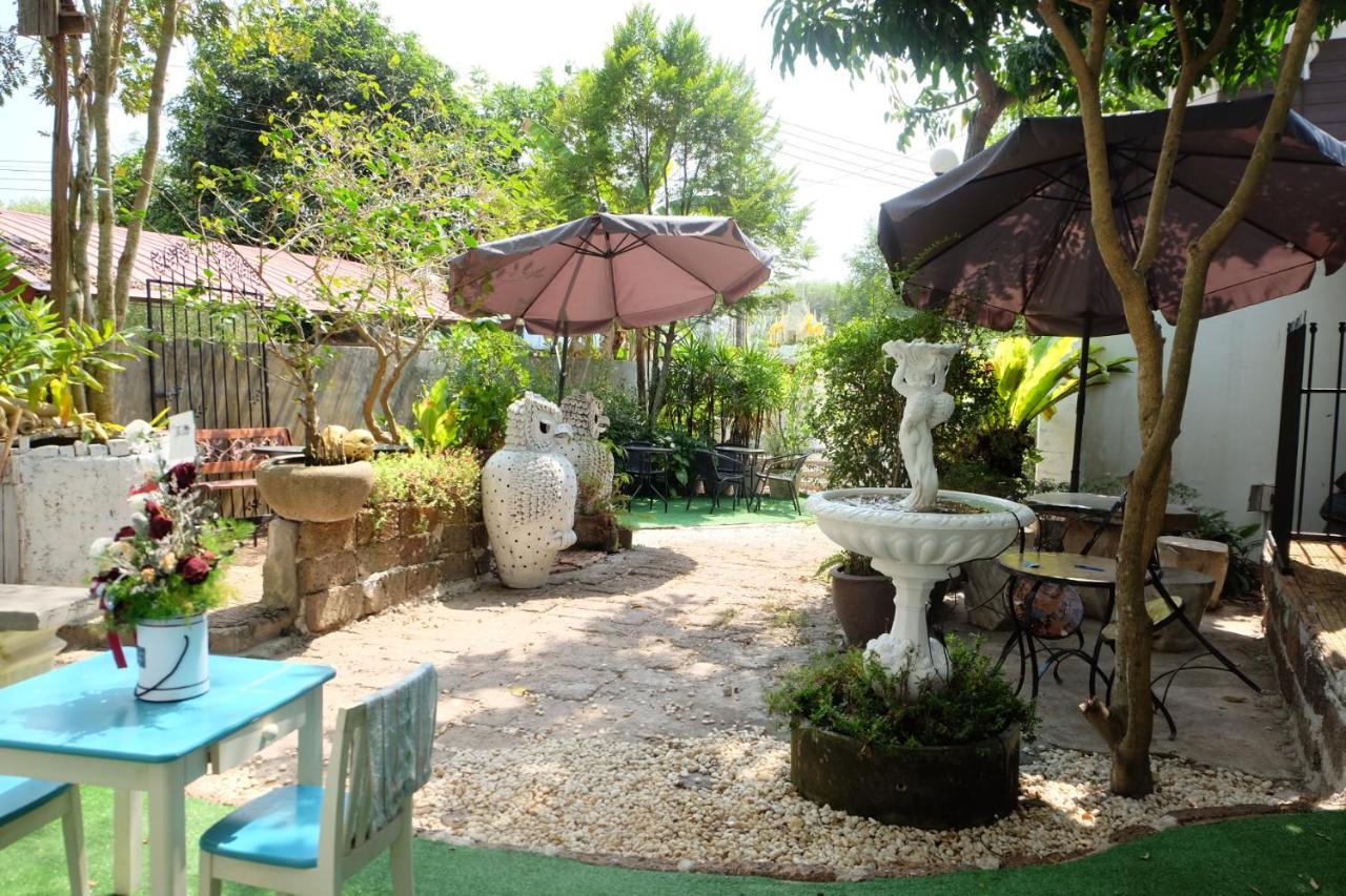Florentino Hostel Rayong Buitenkant foto